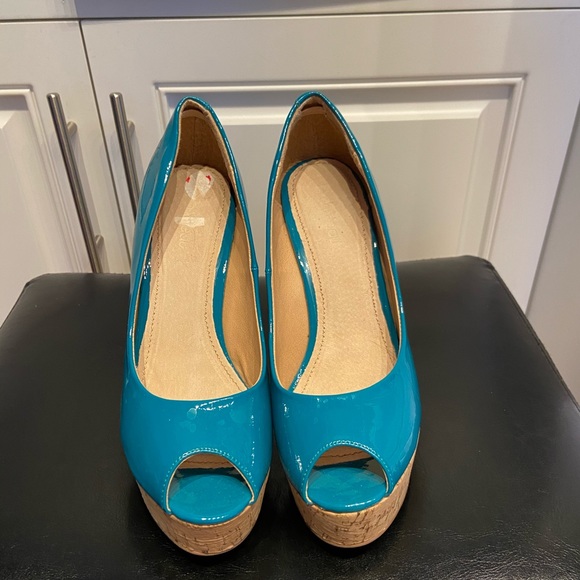 Le Chateau Cork Wedges - Picture 3 of 4